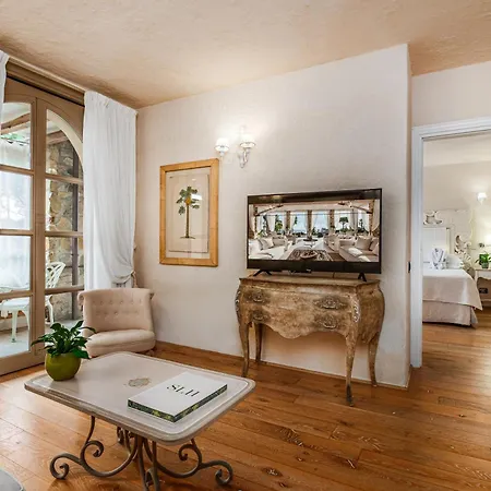 La Del Re - Adults Only - Small Luxury Of The World
