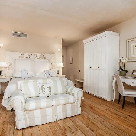 La Del Re - Adults Only - Small Luxury Of The World Castiadas