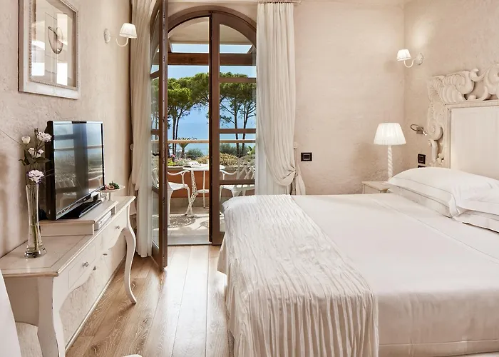 La Del Re - Adults Only - Small Luxury Of The World Castiadas